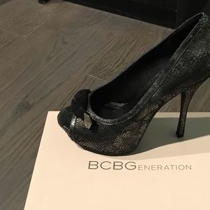 BCBGeneration Metallic heels LN